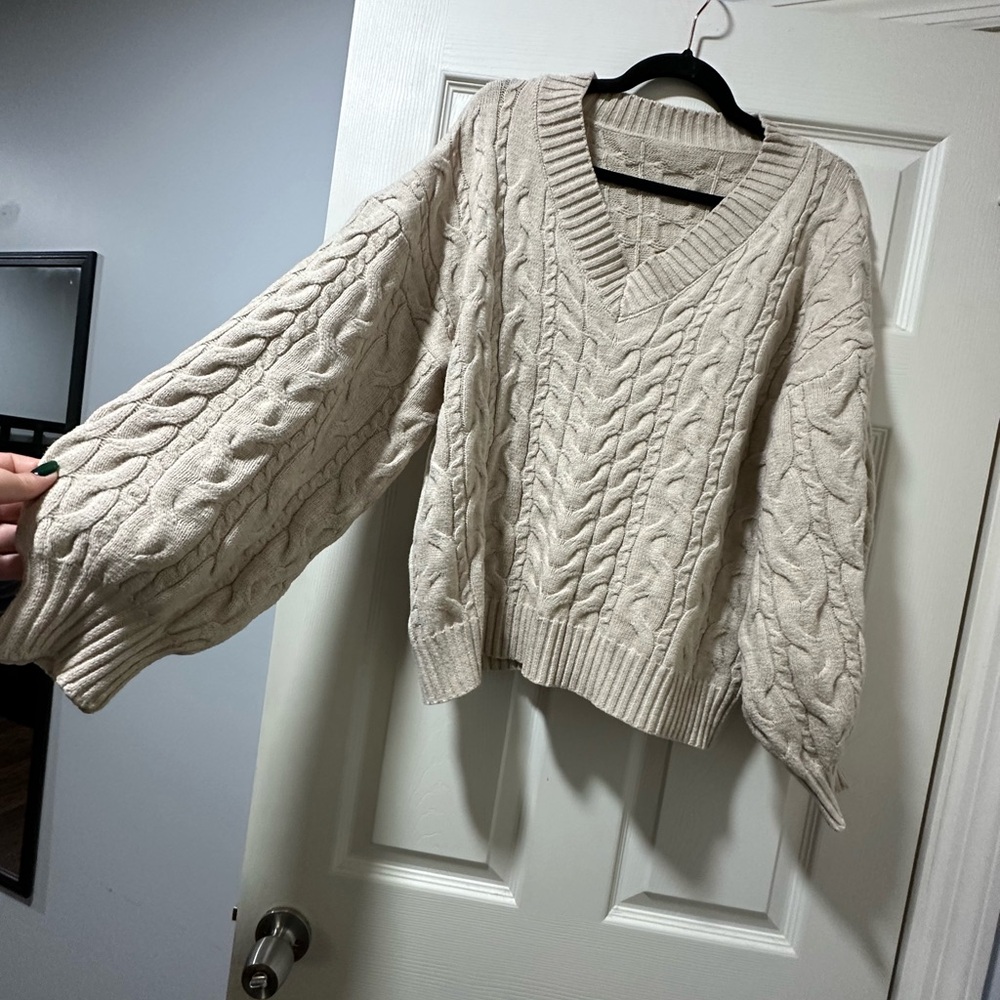 Chunky Knit V-Neck Sweater - Cream